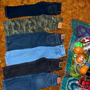 Too small for my son, runs more like a size 4-5.